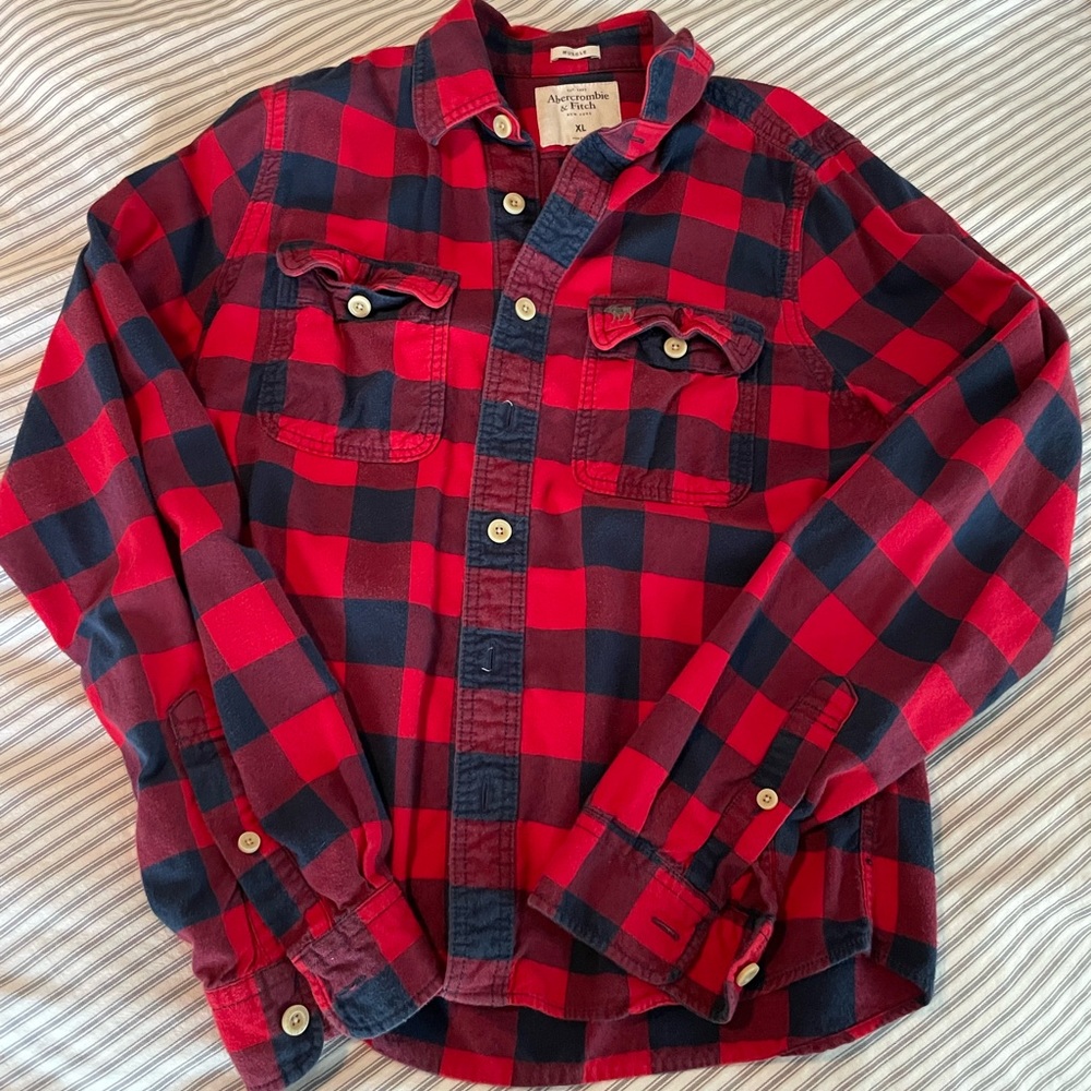 Men’s Abercrombie and Fitch Size XL Flannel Button-Up Shirt